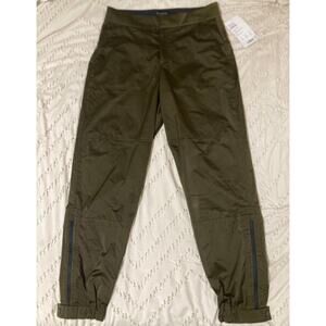 Athleta Radiant Joggers ‘Tortuga Green’ NWT!